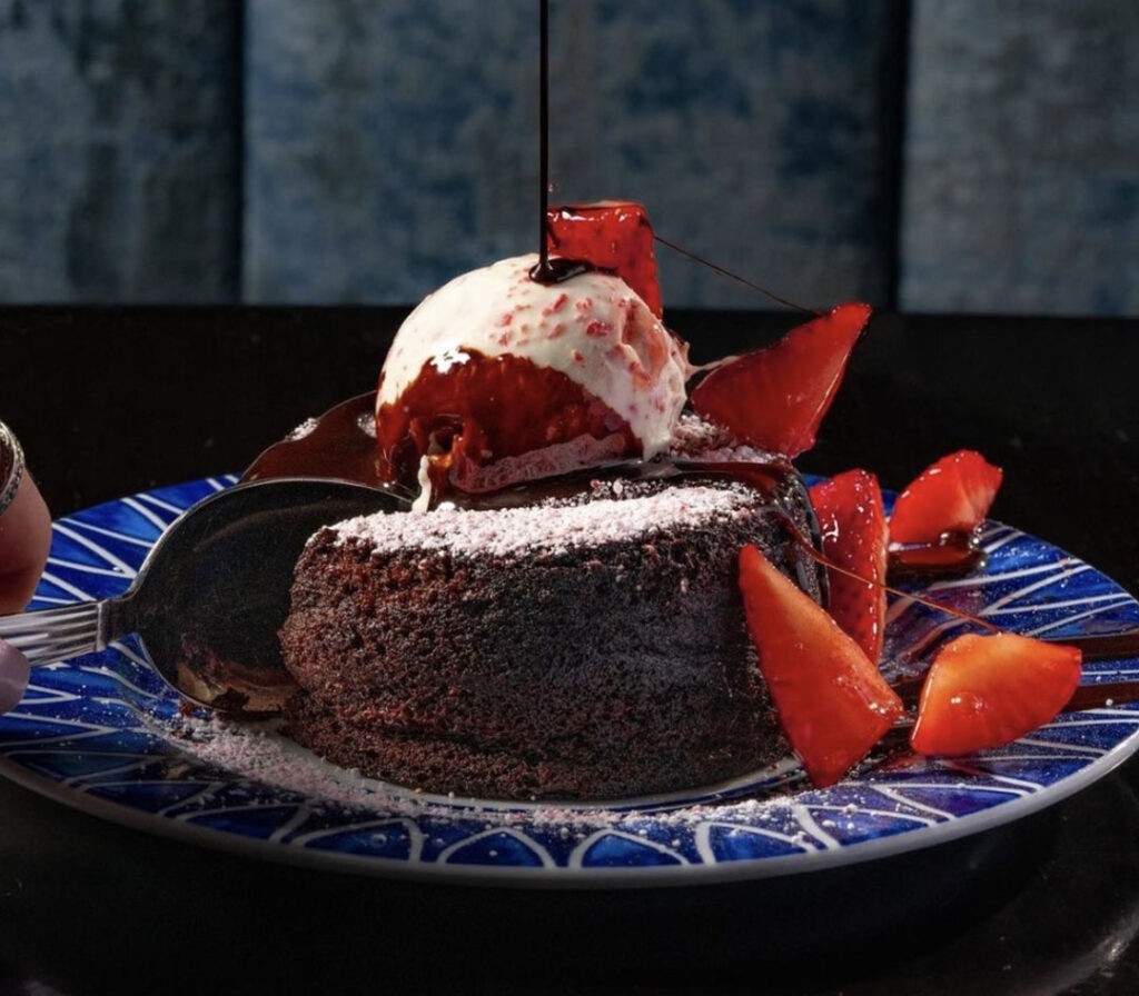 molten-lava-cake-herb-wood